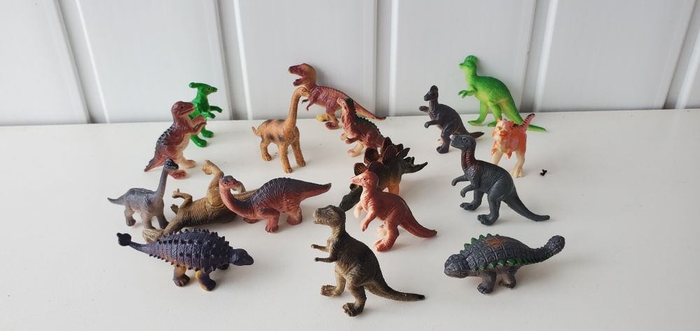 Динозаври , набори іграшок