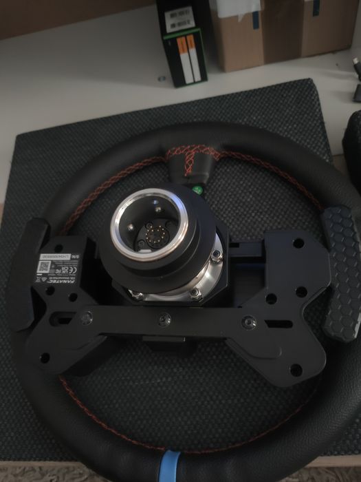 volante fanatec igual a novo