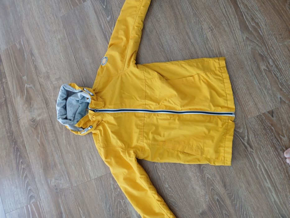 H&M kurtka przecideszczowa 140 cm
