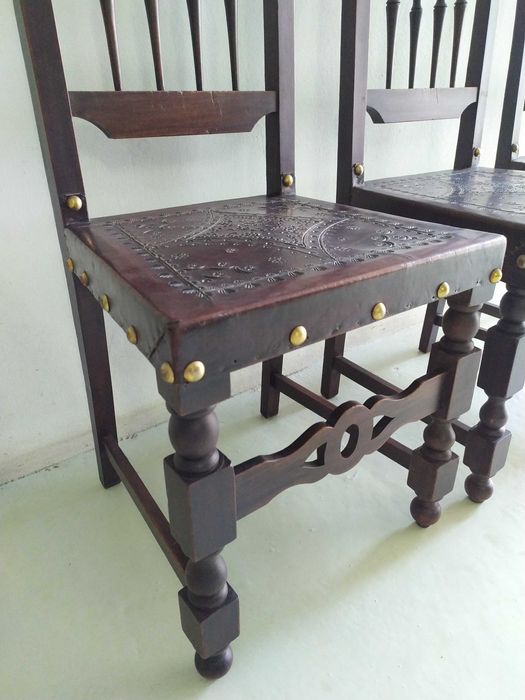 6 Fully Restored Wooden Chairs (€40 per unit)64740485318787122