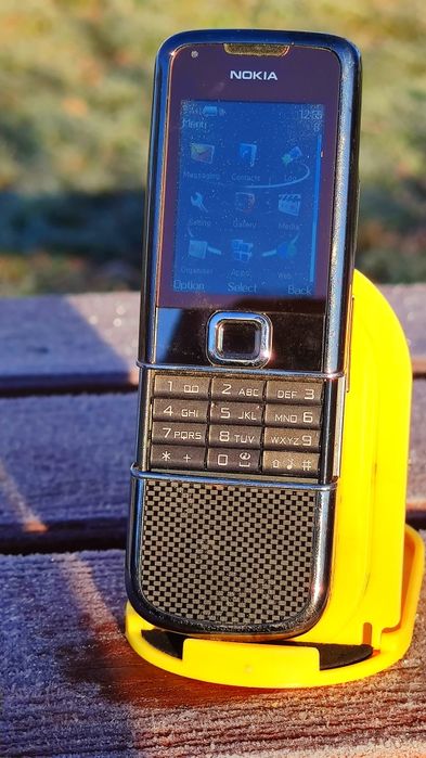 Zabytkowy telefonów wysuwany