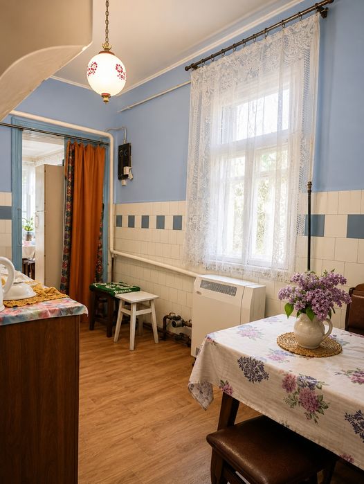 Центр міста. Частина будинку