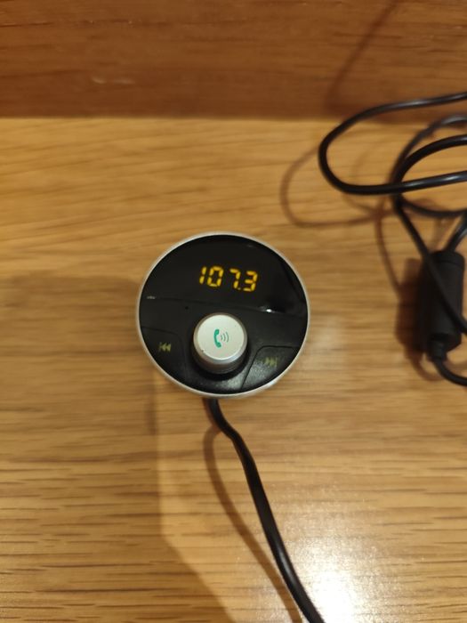 Kit bluetooth para carro / Ligações AUX 3.5mm áudio e usb carregador