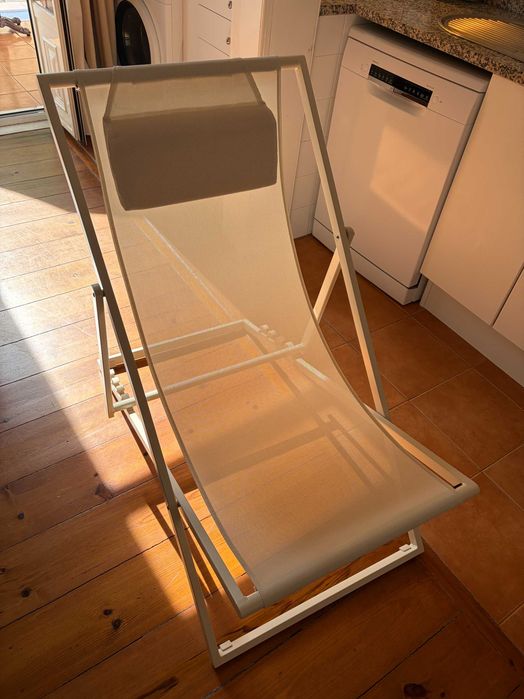 espreguiçadeiras dobráveis bege  x2 SKLUM 120€ novos