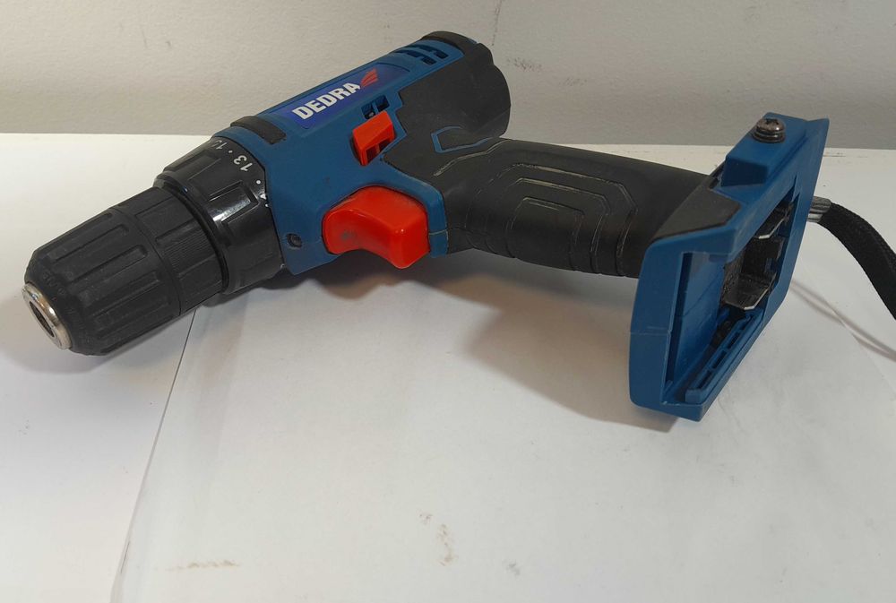 Wiertarko-wkrętarka DEDRA DED7880B+2 aku i ładowarka