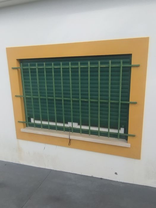 Janela de alumínio corte termico + grade + estoro
