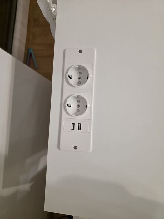 Szafka, nakastlik led z gniazdkami