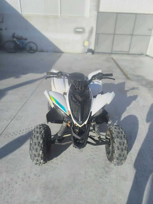 Moto Yamaha 90 raptor com 40 horas, gasolina de 2023.
