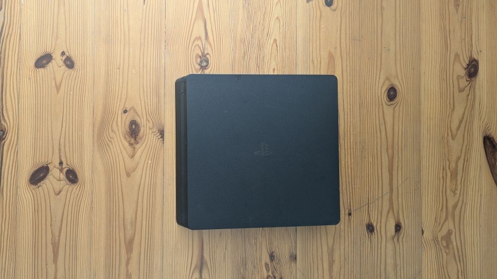 Playstation 4 Slim 1Tb (готовий на торг)