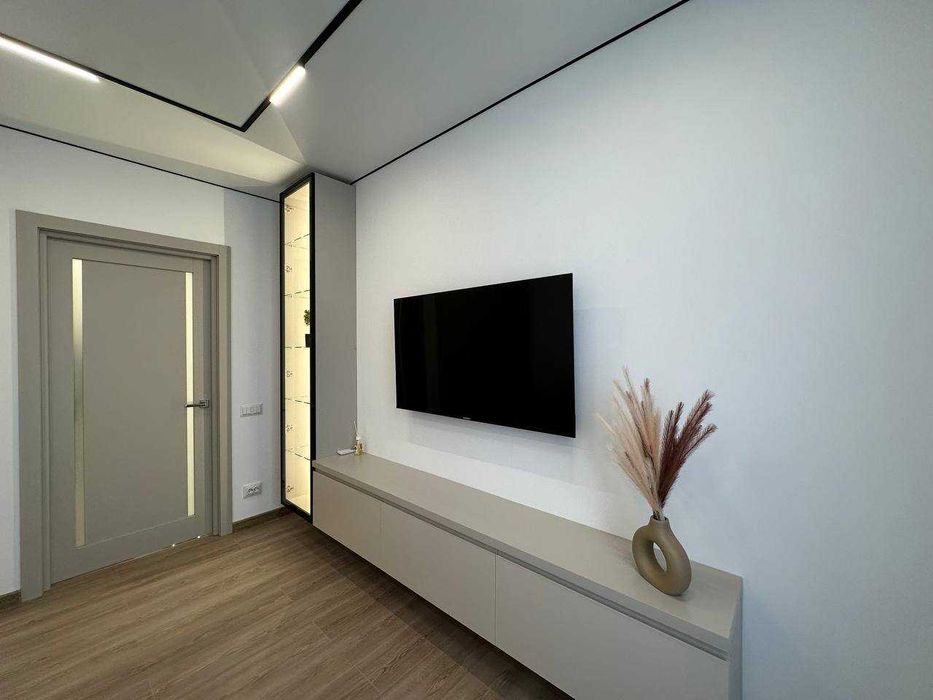 Продаж 2 к квартири в центрі міста