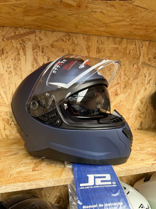 Capacete J2 Fusion - em preto mate e azul mate