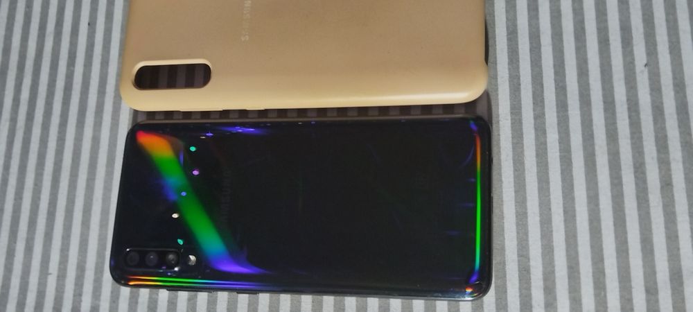 Samsung A70 (6/128gb)