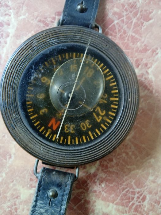 Продам компас, переключатели,