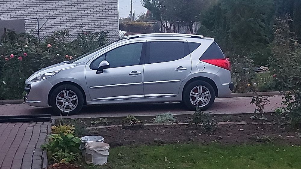 Продам Peugeot 207sw 1.4 бензин 2008 рік  пробіг 232.тис.