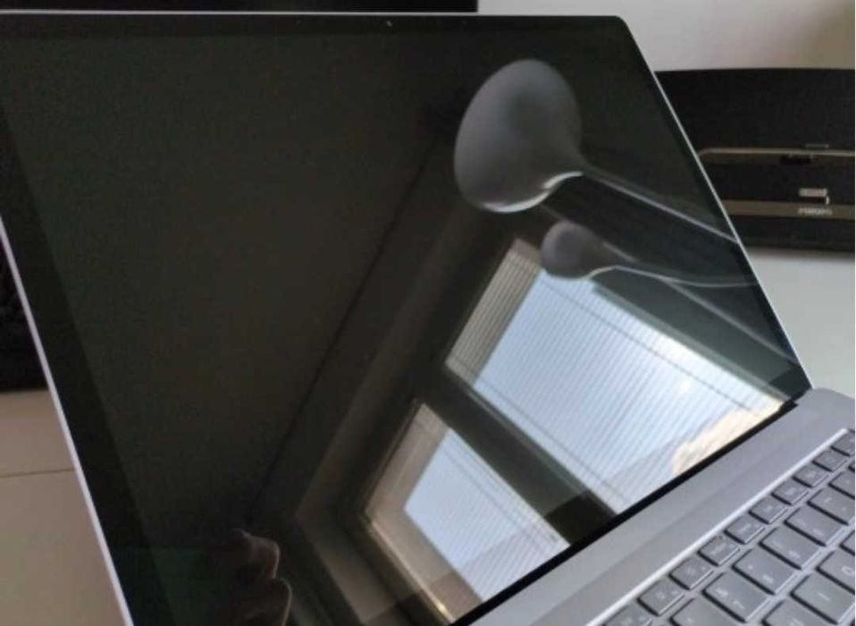 Microsoft Surface Laptop 5| 15 cali | i7 | 16/512 GB + stacja dokująca