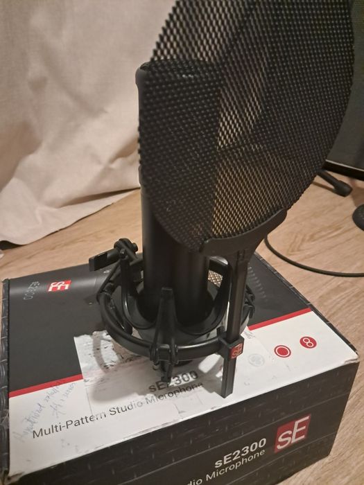 Microfone SE Electronics 2300