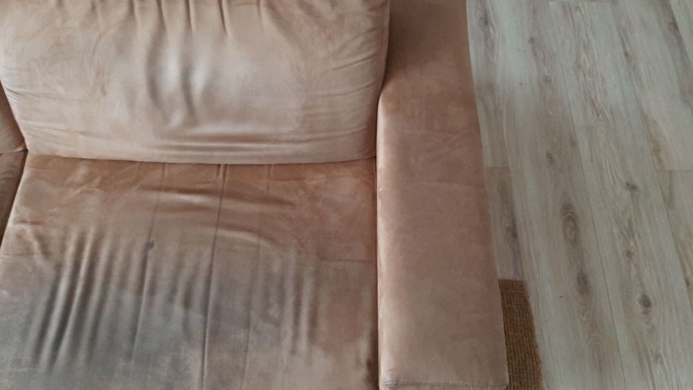 Sofá 3 lugares Pele Pêssego castanho - faz cama interior