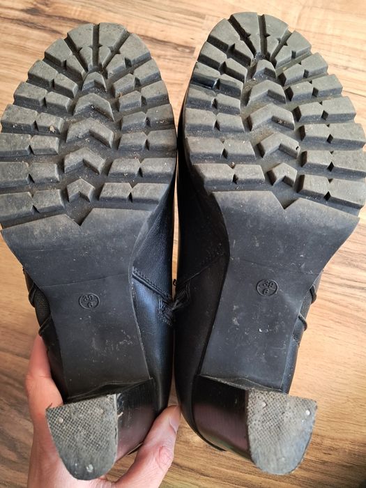 Botki czarne rozm 39