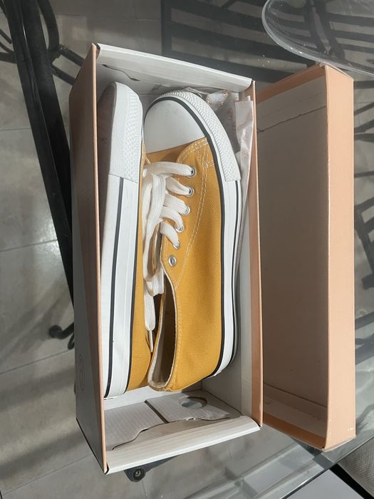 All star amarelo