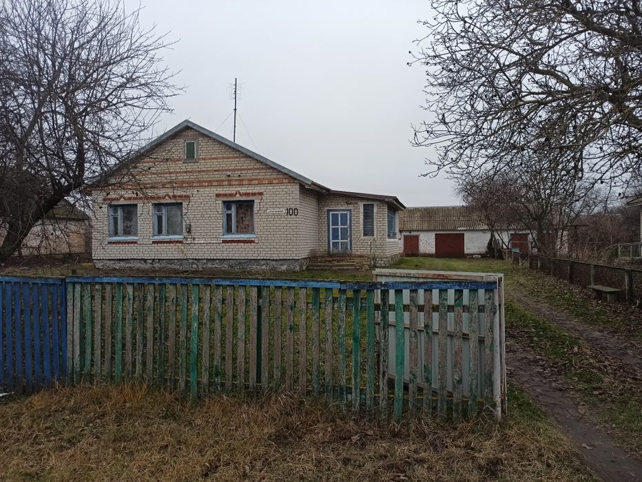 Продам будинок або обмін на кімнату у гуртожитку Київ