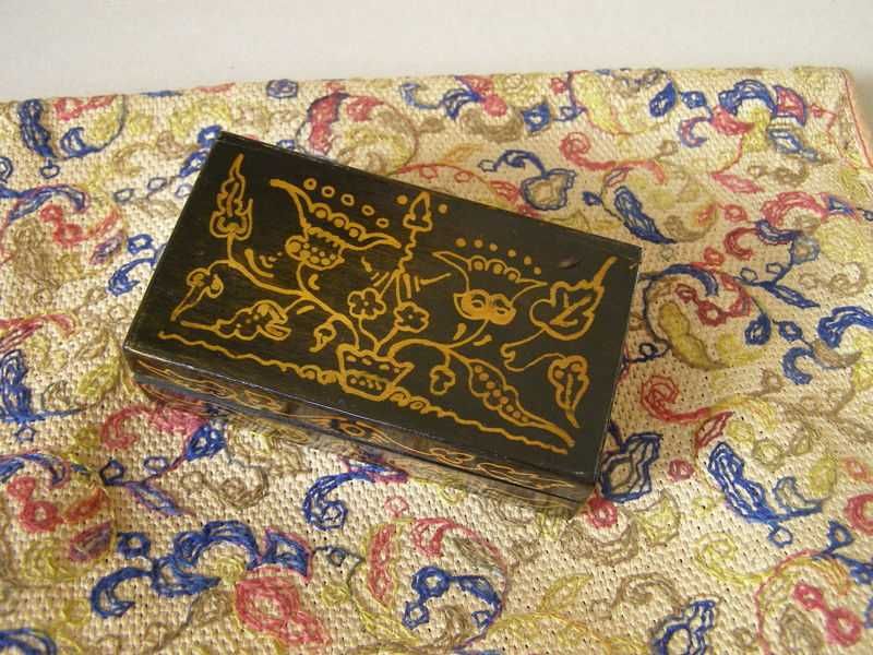 Warsztaty Krakowskie - kasetka batikowa oraz teczka portfelowa.