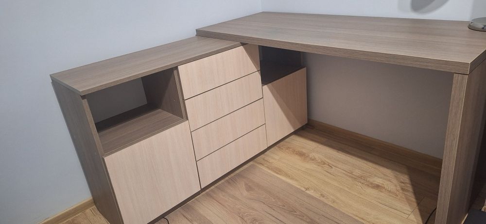 Duże biurko bardzo pojemne