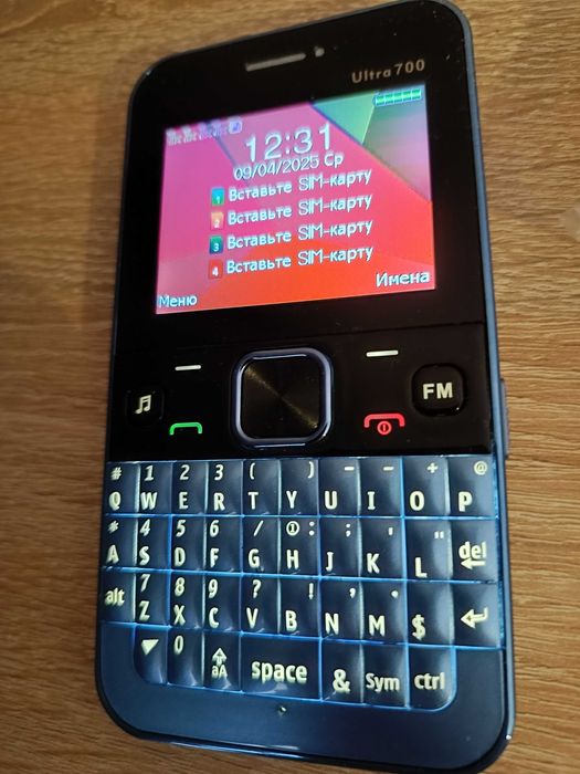 Телефон SERVO Ultra 700 на 4 SIM