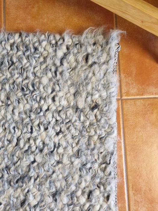 Tapete preto e branco.  tamanho 170x240. Black and white carpet.