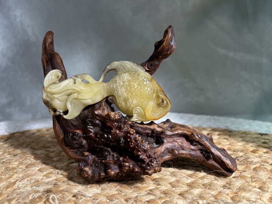 Рибка янтарь бурштин різьба статуетка