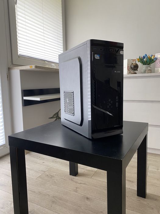 Komputer + Monitor Lg Flatron L1750SQ  jest idealny do pracy w biurze