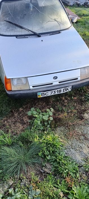 Таврія 2003 рік бензин