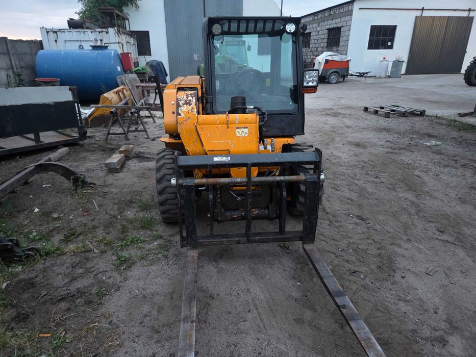 Ładowarka teleskopowa JCB 520-40