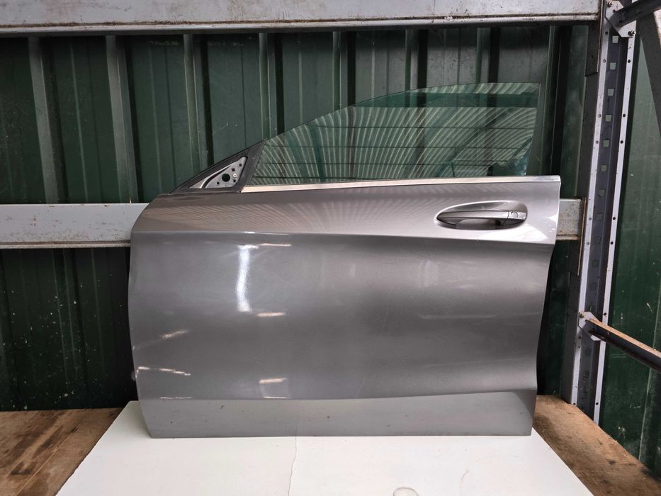 Porta frente esquerda Mercedes CLA W117 (2013 a 2019)