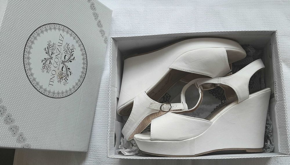 Sandálias Brancas n39