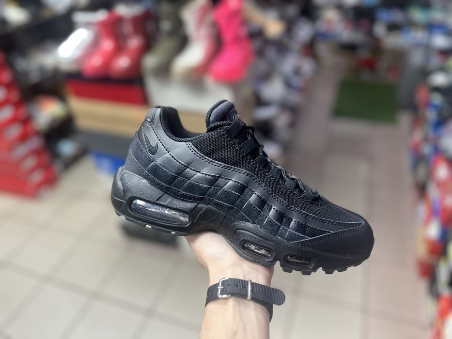 Крисівки Nike Air Max 95 black ( РОЗМІР 39 )