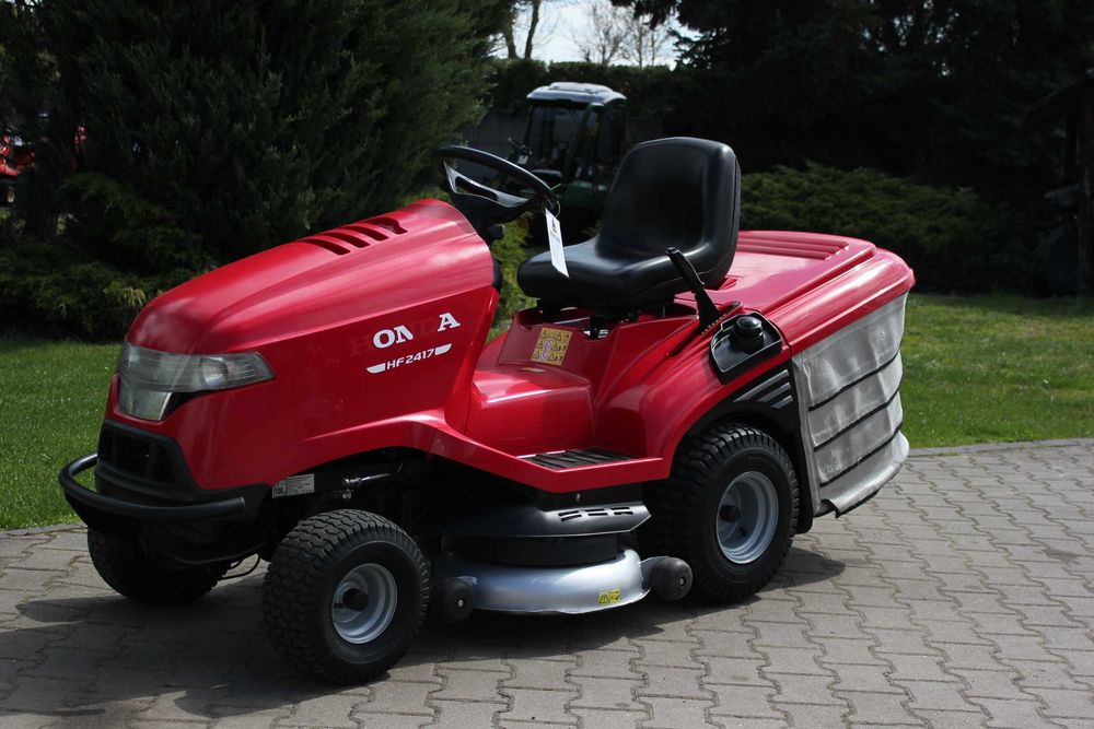 Honda 2417 V2 TRAKTOREK Kosiarka