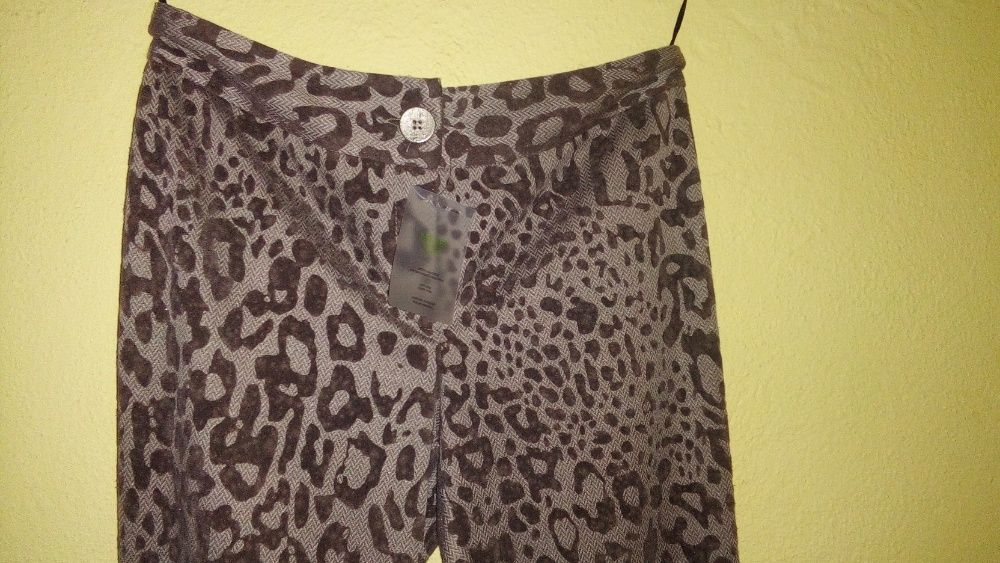 Mulheres, calças, padrão de tigre NOVO Tamanho 38