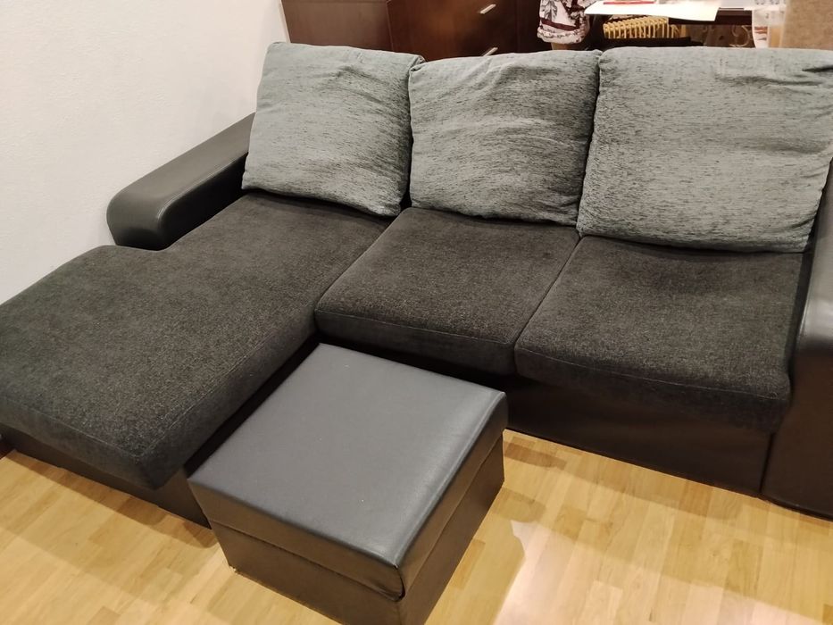 Sofá como novo e oferta de mesa