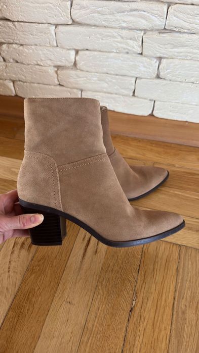 Козаки в ідеальному стані!! Натуральна шкіра . Розмір :38