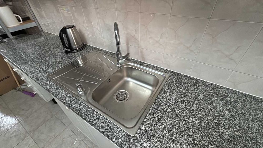 Bonita cozinha, em perfeitas condições