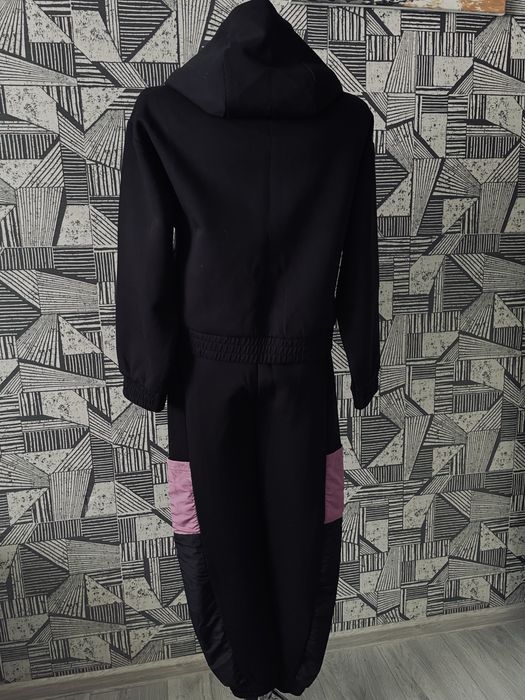 Гламурный спортивный костюм худи и джоггеры ZARA.