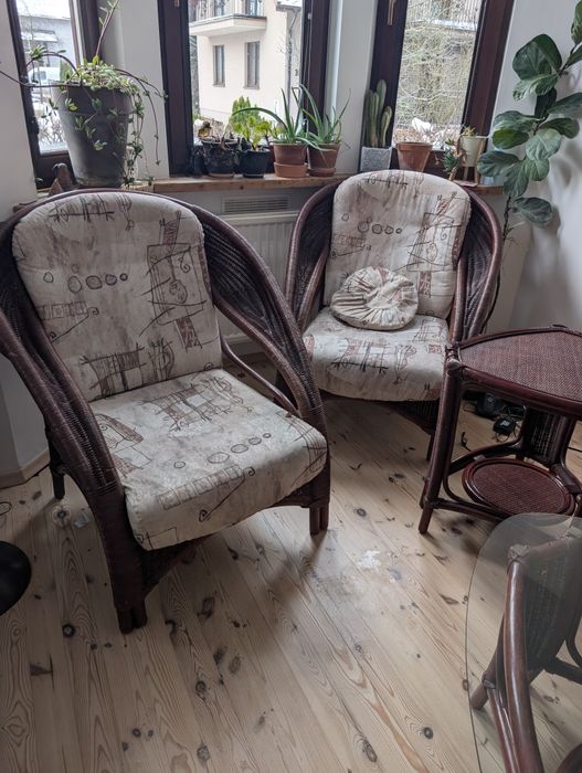 Rattanowy komplet wypoczynkowy: fotel, sofa, stoliki