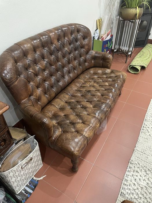 Sofas em pele antigos
