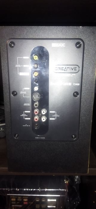 Sistema de som 5.1 Creative inspire T5900