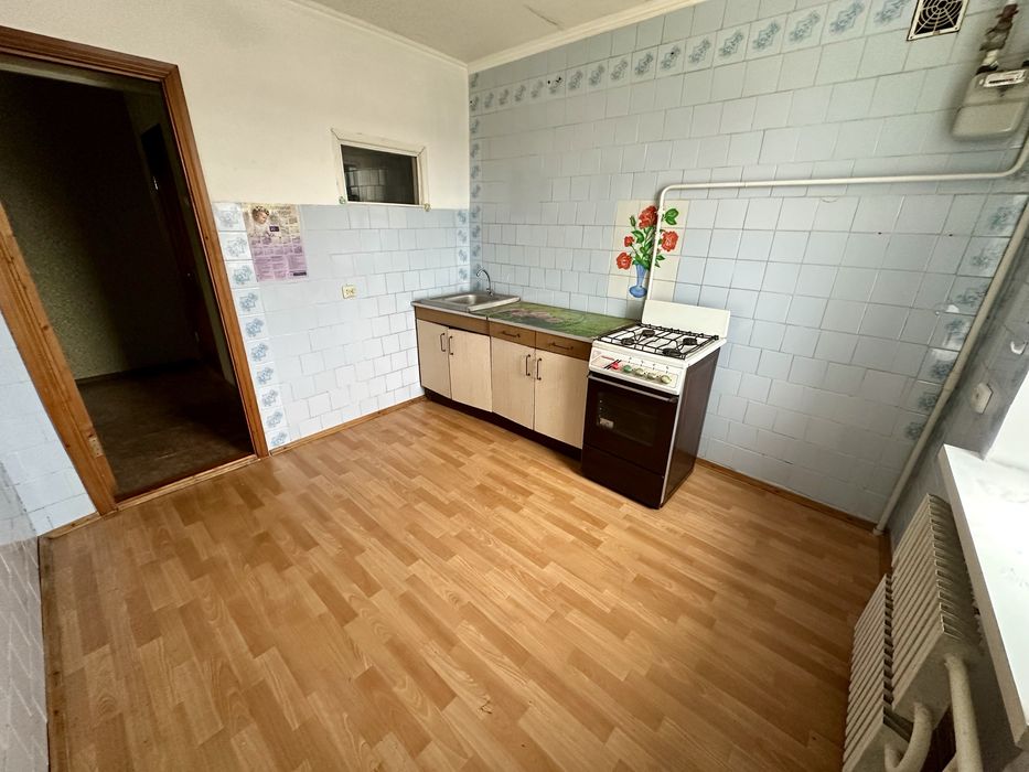 Продам  трикімнатну квартиру.