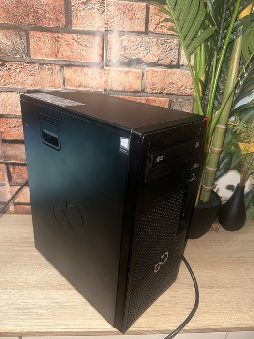 Fujitsu Esprimo P757 / E85+ 32GB DDR4 1TB SSD i7 6700