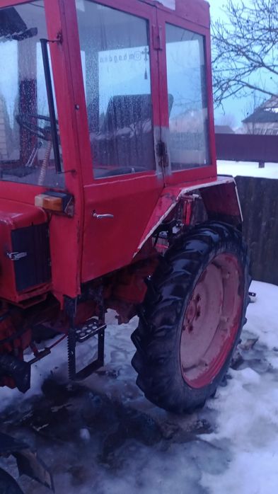 Продам хороший трактор т 25 є підсилювач руля,новий розподільникрядний паливний