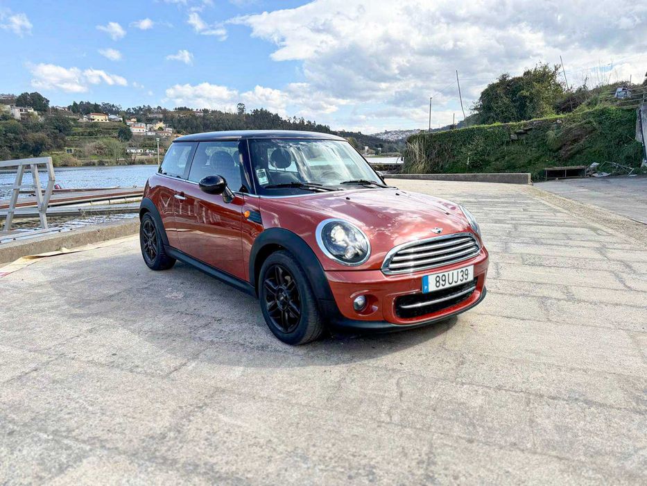 Mini Cooper D 1.6 - Desde 157€ por mês - OFERTA IPHONE 17