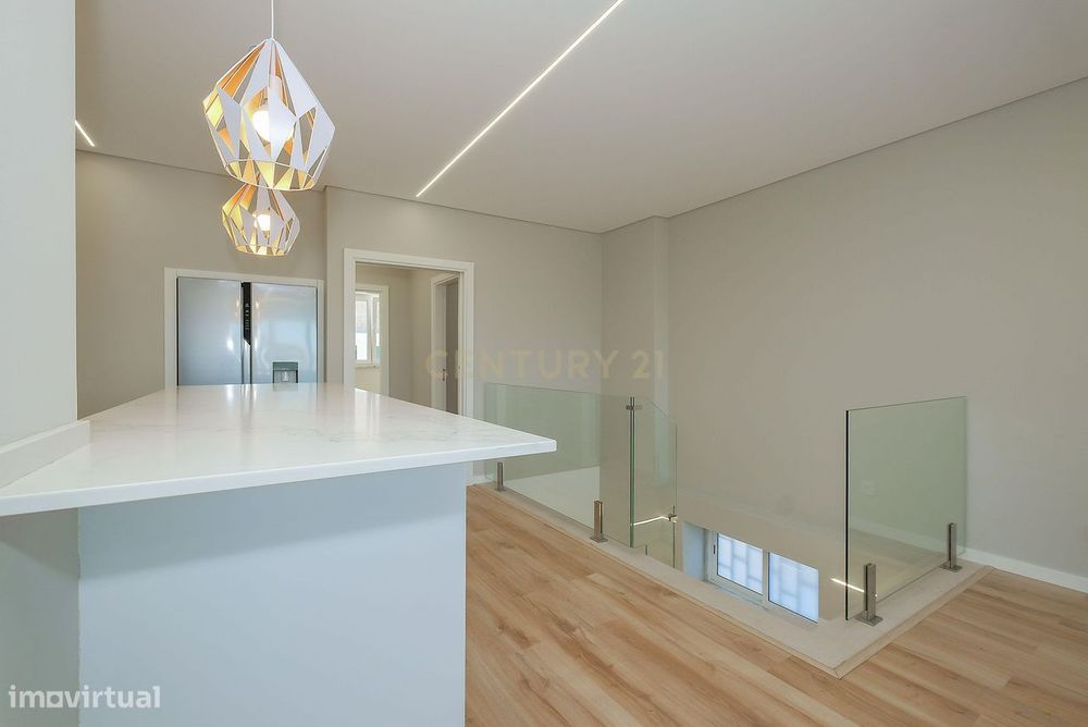 T2 + 1 Duplex - Murtal -Parede