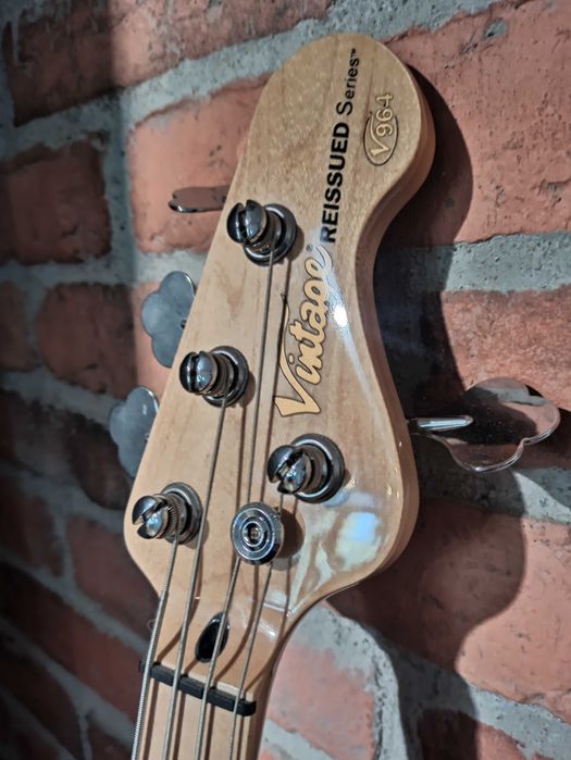 Gitara basowa Vintage V964